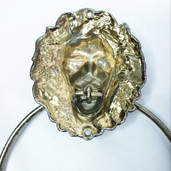 Vintage Pair of Lion Head Brass Door Knockers or Towel Holders - Picture 12 of 16